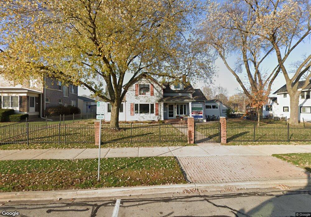 321 E Wilson St, Batavia, IL 60510 - photo 1