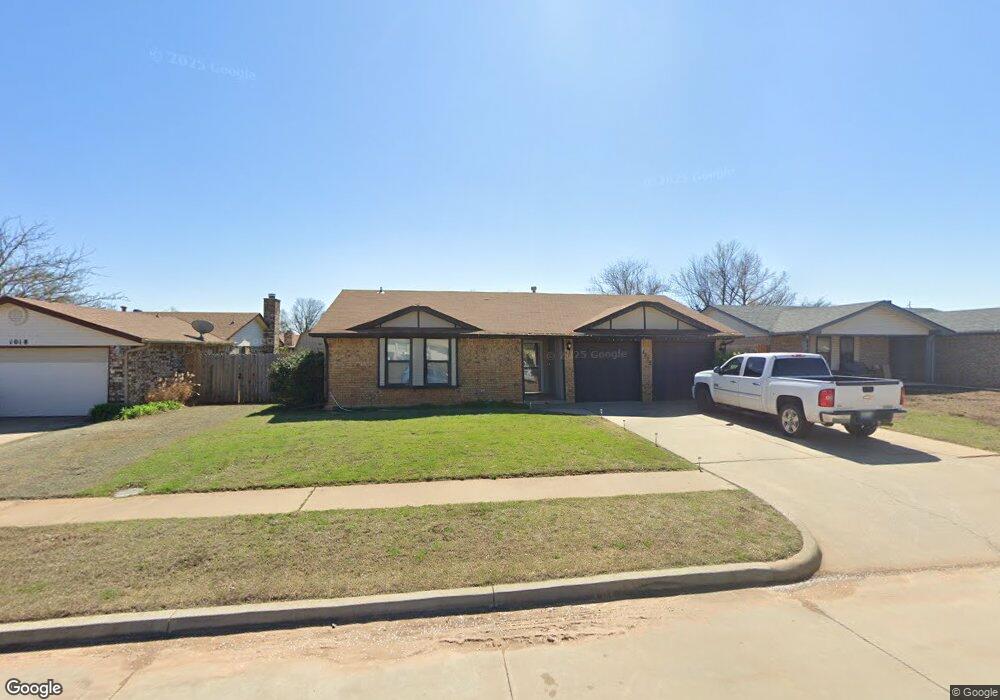 1012 NE 10th St, Moore, OK 73160 - photo 1