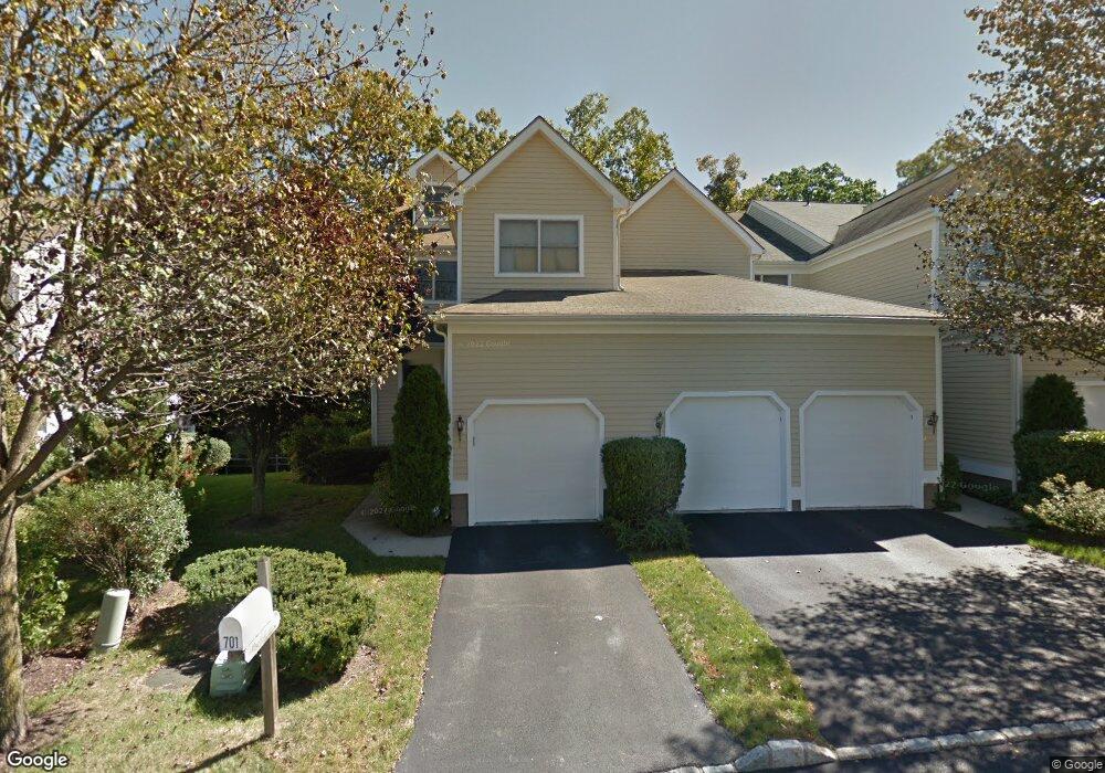 701 Pheasant Woods Rd unit 701, Briarcliff Manor, NY 10510 - photo 1