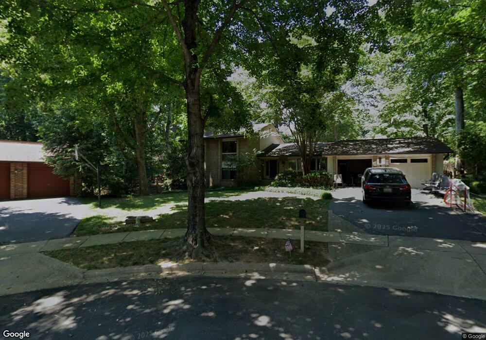 4 Golden Crest Ct, Potomac, MD 20854 - photo 1