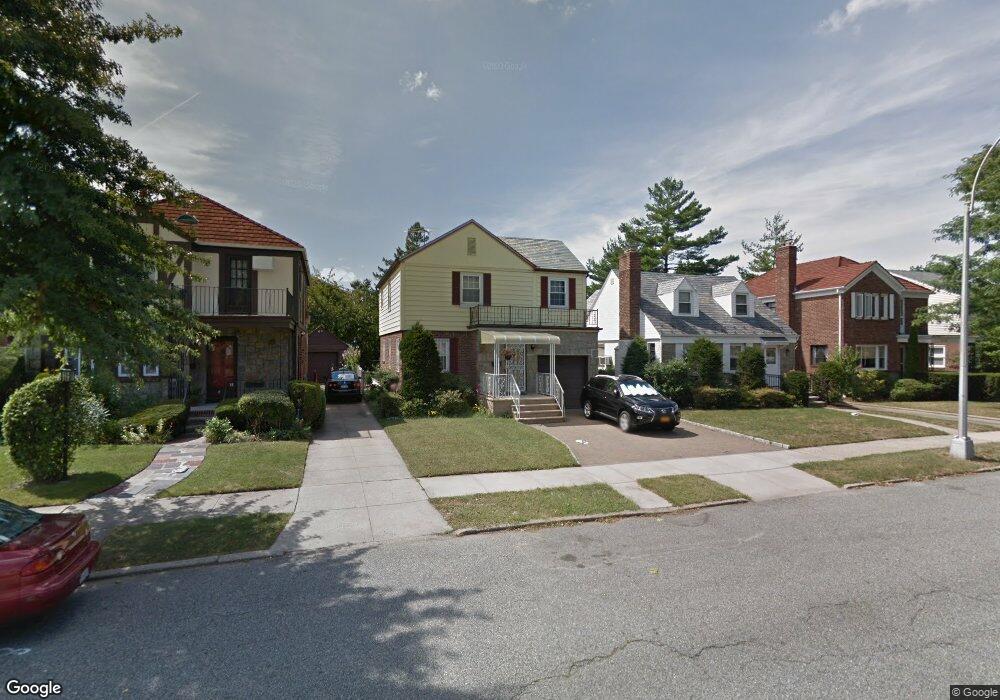 7364 193rd St, Fresh Meadows, NY 11366 - photo 1