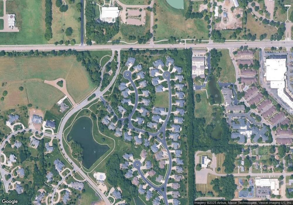 1024 SW Dartmoor Ln, Topeka, KS 66604 - photo 1