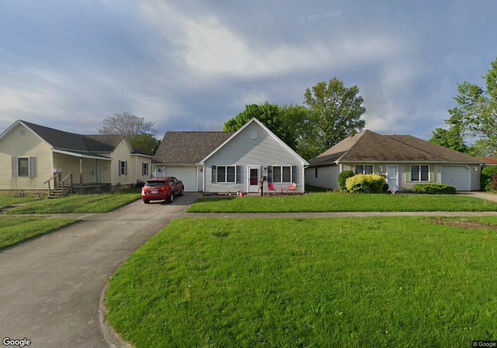 821 Prairie Ave, Mattoon, IL 61938 - photo 1