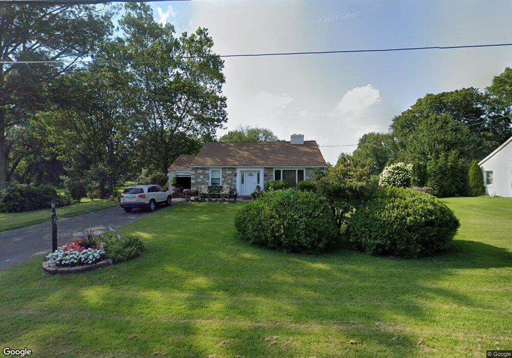 832 W Maple Dr, Southampton, PA 18966 - photo 1