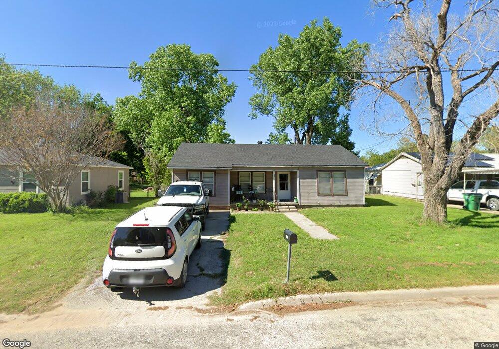1507 Anthony St, Gainesville, TX 76240 - photo 1