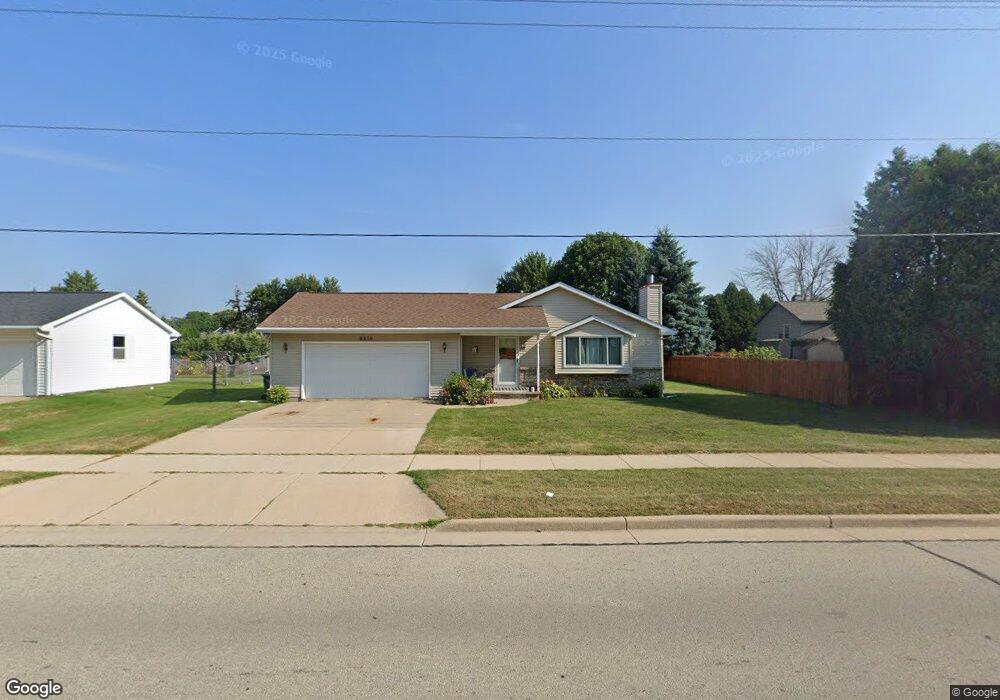 2212 W Capitol Dr, Appleton, WI 54914 - photo 1