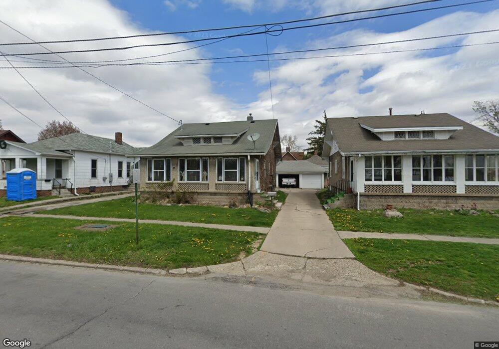 424 N 4th Ave E, Newton, IA 50208 - photo 1