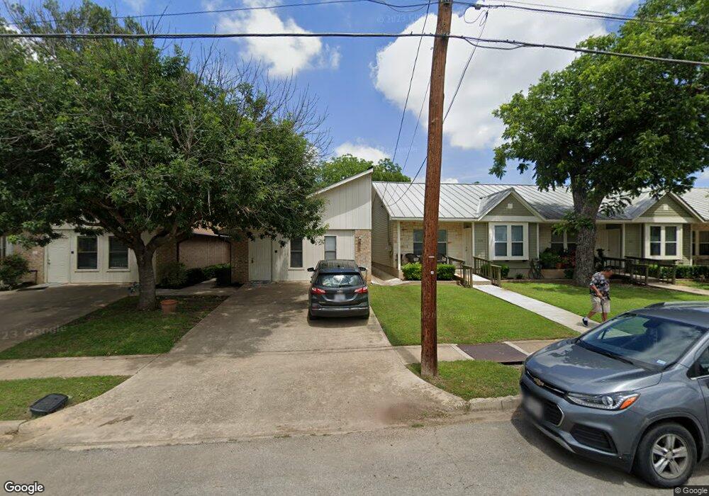 608 W Hutchison St, San Marcos, TX 78666 - photo 1