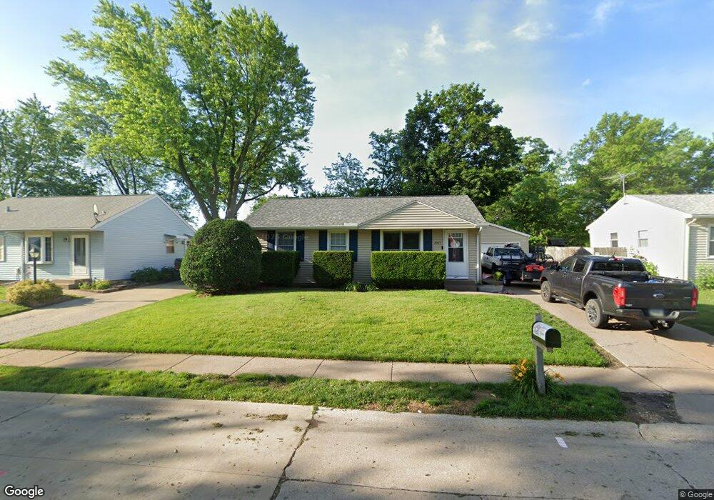 2223 W 54th St, Davenport, IA 52806 - photo 1