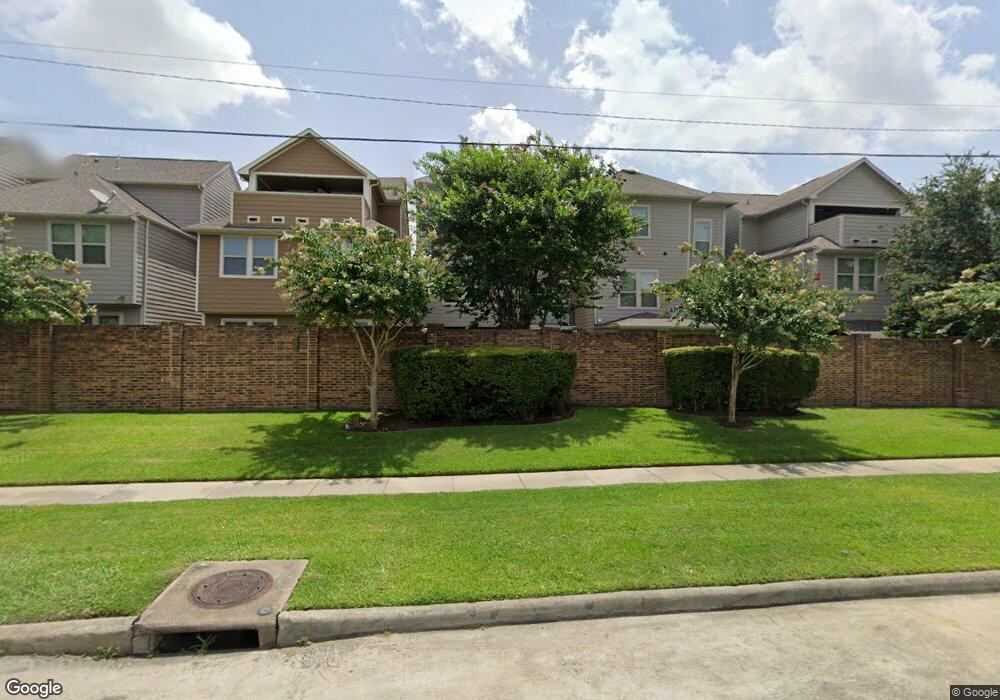 1609 Water Oak Point Dr, Houston, TX 77055 - photo 1