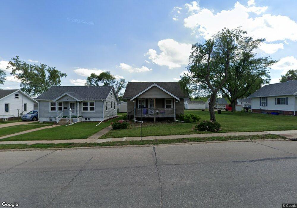 1311 F Ave NW, Cedar Rapids, IA 52405 - photo 1