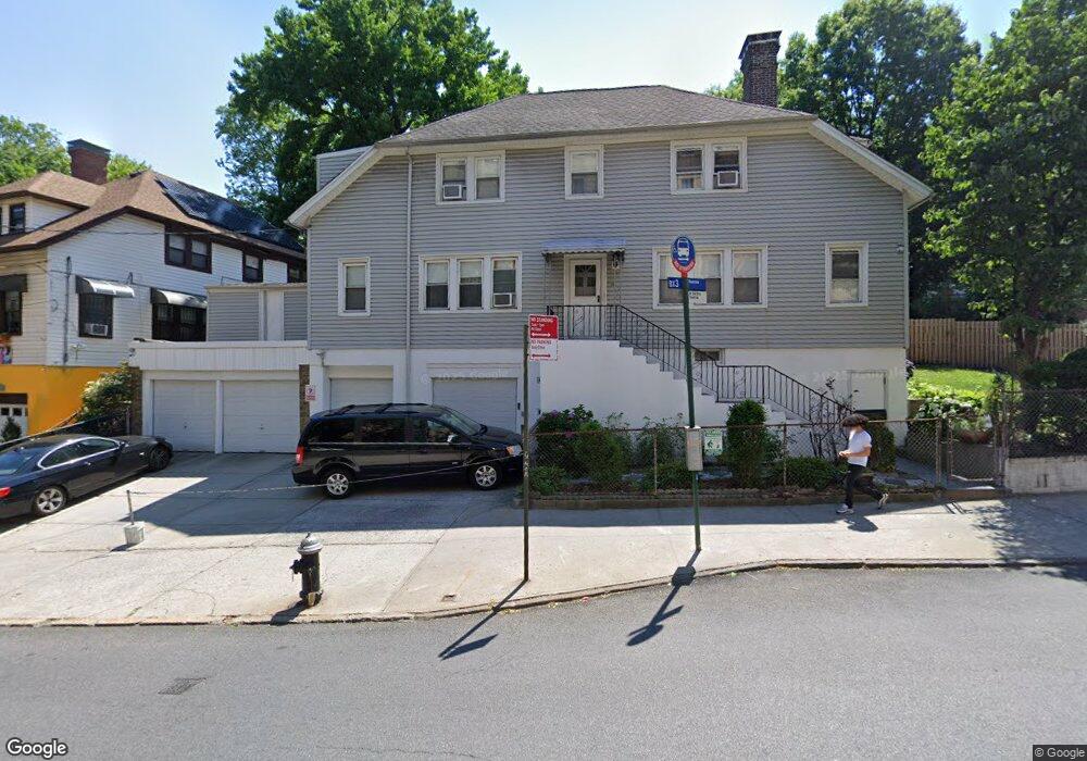 105 W 238th St, Bronx, NY 10463 - photo 1