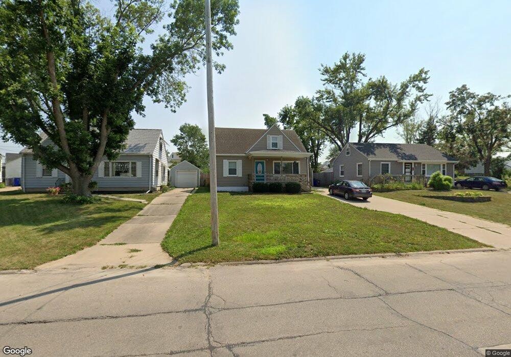 1915 1st Ave SW, Cedar Rapids, IA 52405 - photo 1