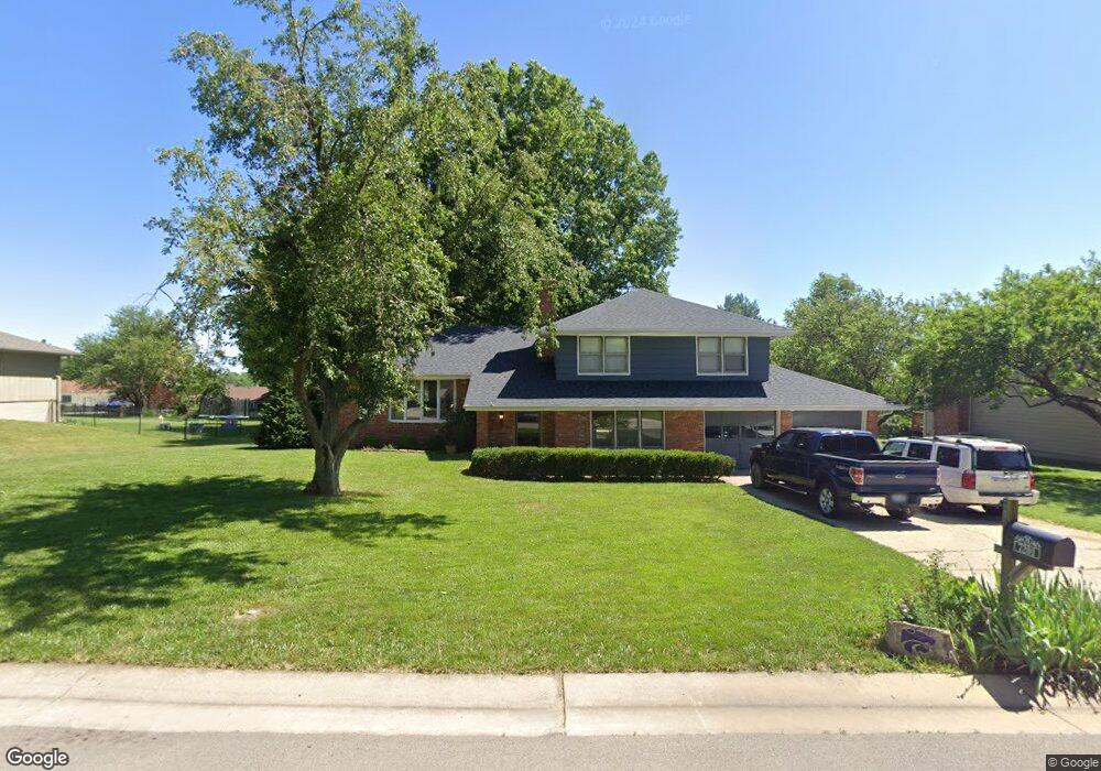 7201 SW Wattling Ct, Topeka, KS 66614 - photo 1