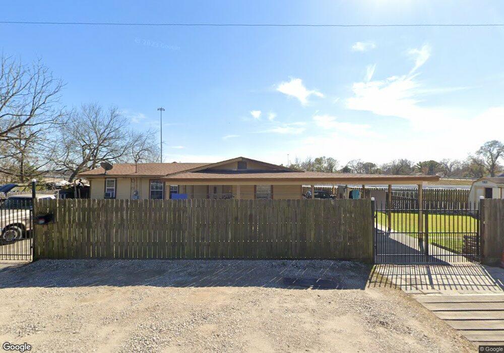 8602 Woodruff St, Houston, TX 77012 - photo 1