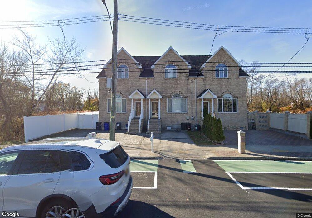 582 Seaview Ave, Staten Island, NY 10305 - photo 1