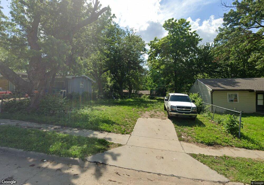 3109 SE Dupont St, Topeka, KS 66605 - photo 1