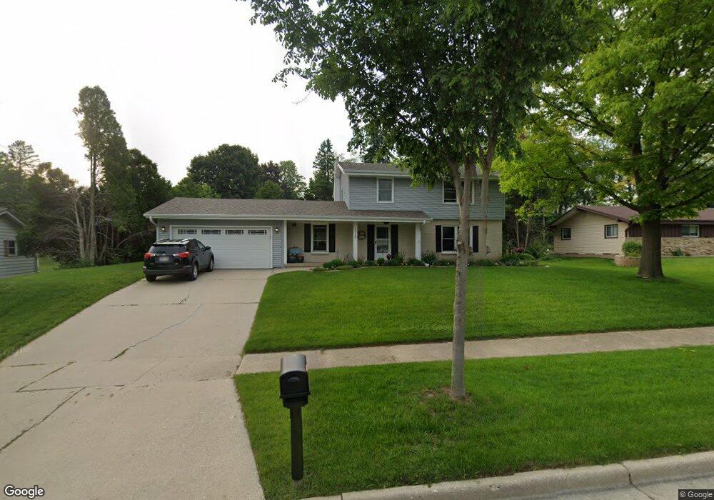1916 Avalon Dr, Waukesha, WI 53186 - photo 1