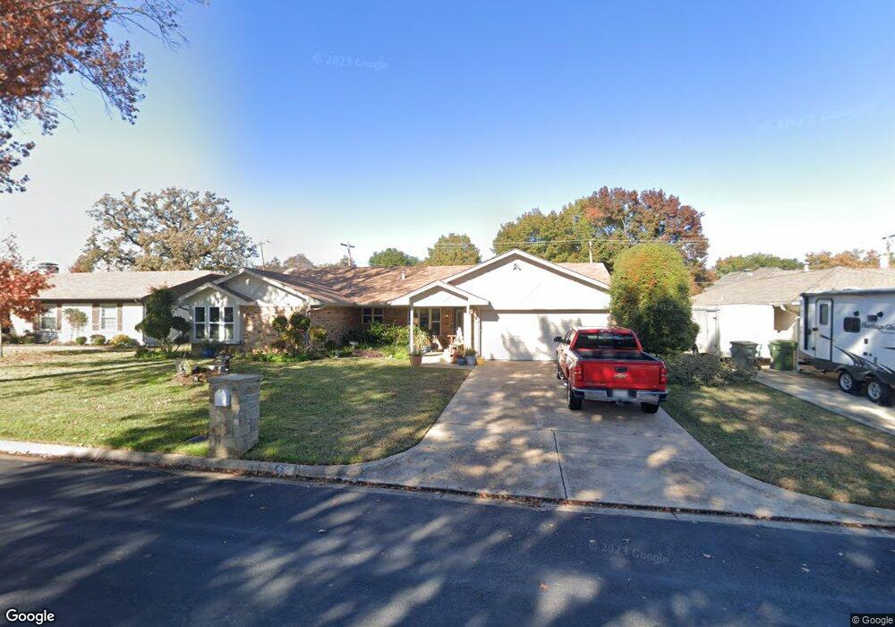 668 Highland Park Dr, Hurst, TX 76054 - photo 1