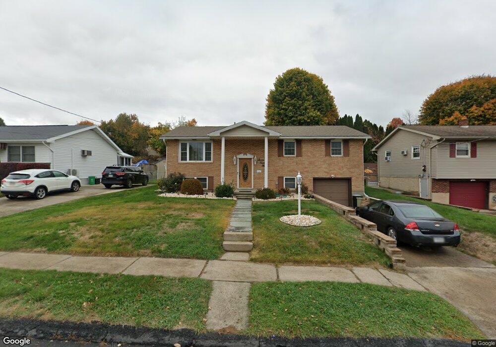 724 Sunset Dr, Olyphant, PA 18447 - photo 1