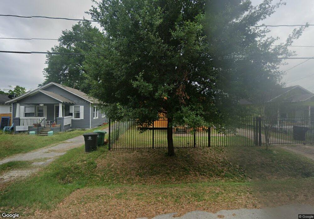 804 Caplin St, Houston, TX 77022 - photo 1