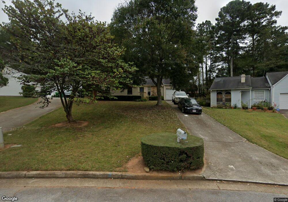 2060 Corners Cir, Lithonia, GA 30058 - photo 1