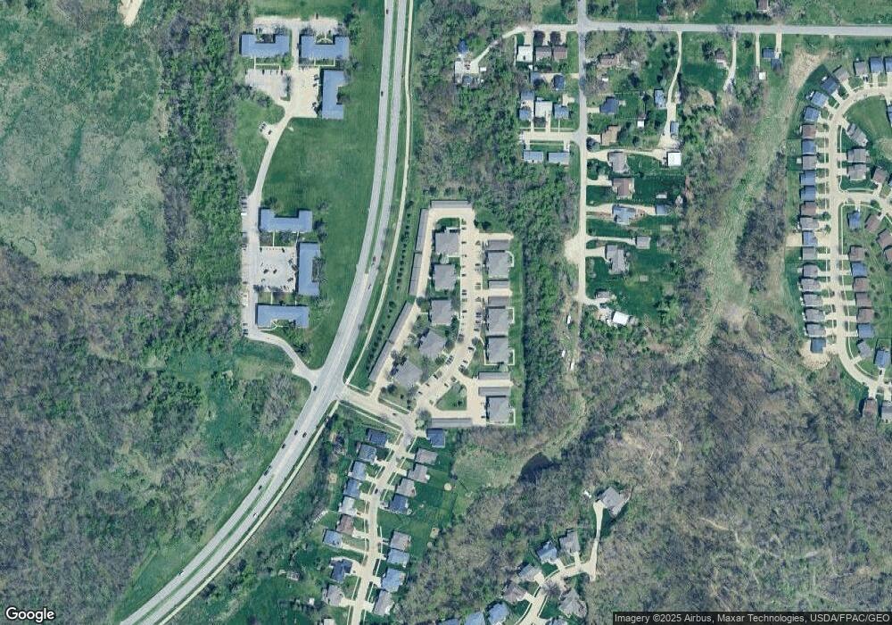 2147 29th St NW unit 2, Cedar Rapids, IA 52405 - photo 1