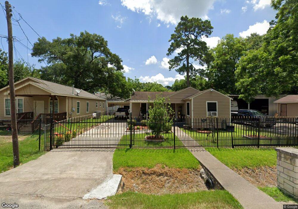 6706 Bethune Dr, Houston, TX 77091 - photo 1