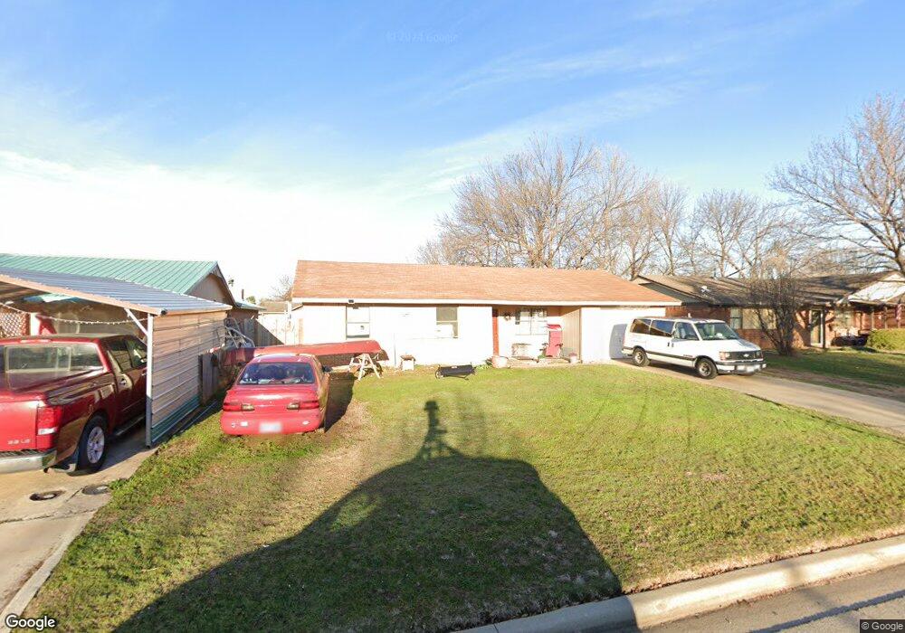 306 Deer Dr, Cache, OK 73527 - photo 1