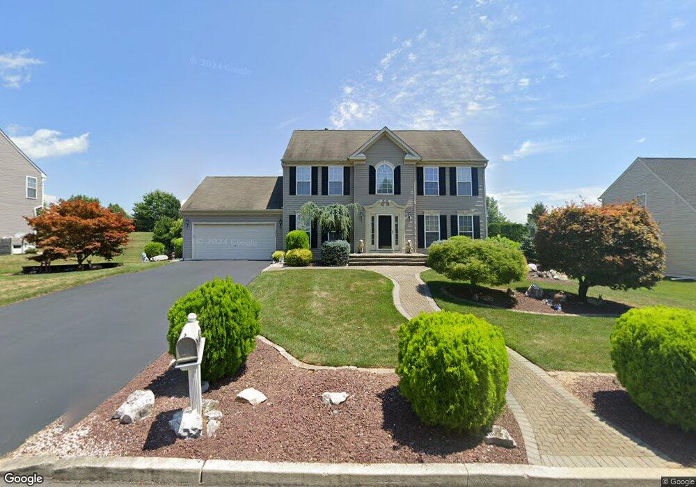 5896 Monocacy Dr, Bethlehem, PA 18017 - photo 1