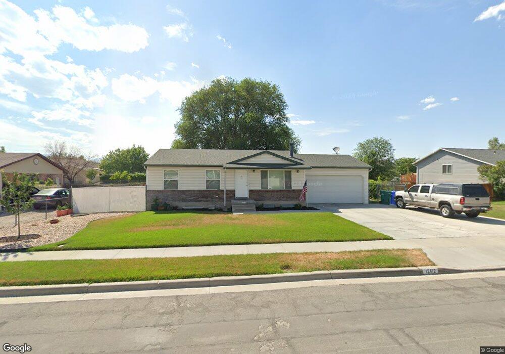 12412 S 1510 W, Riverton, UT 84065 - photo 1