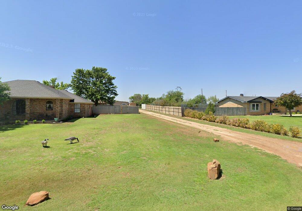 1418 Kings Row, Plainview, TX 79072 - photo 1