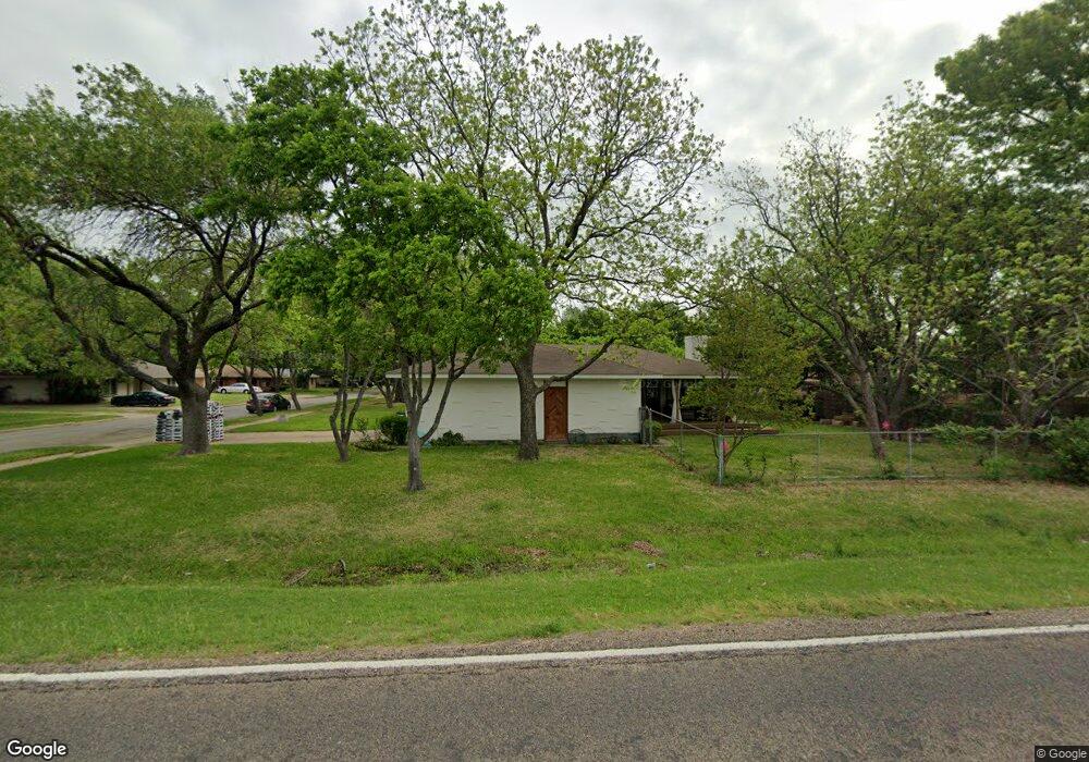 1411 Hillcrest St, Ennis, TX 75119 - photo 1
