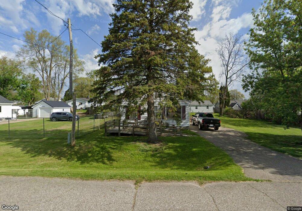 1050 W Mclean Ave, Flint, MI 48507 - photo 1