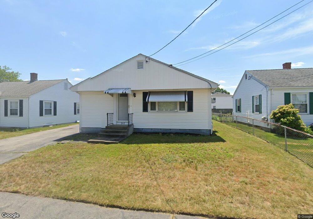 247 Baxter St, Pawtucket, RI 02861 - photo 1