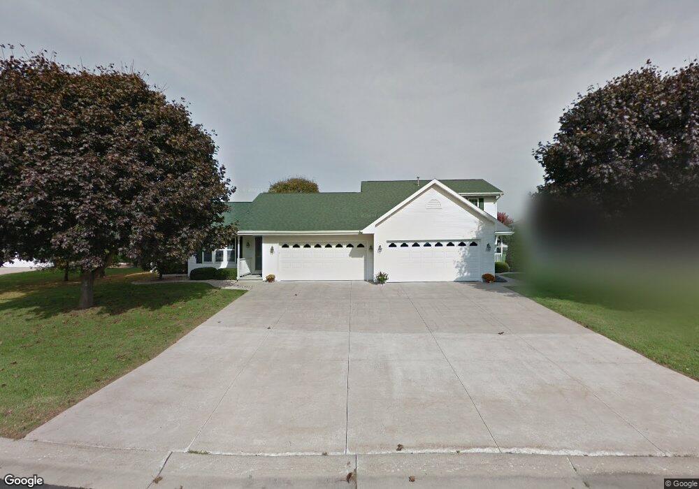 1710 W Roselawn Dr, Appleton, WI 54914 - photo 1