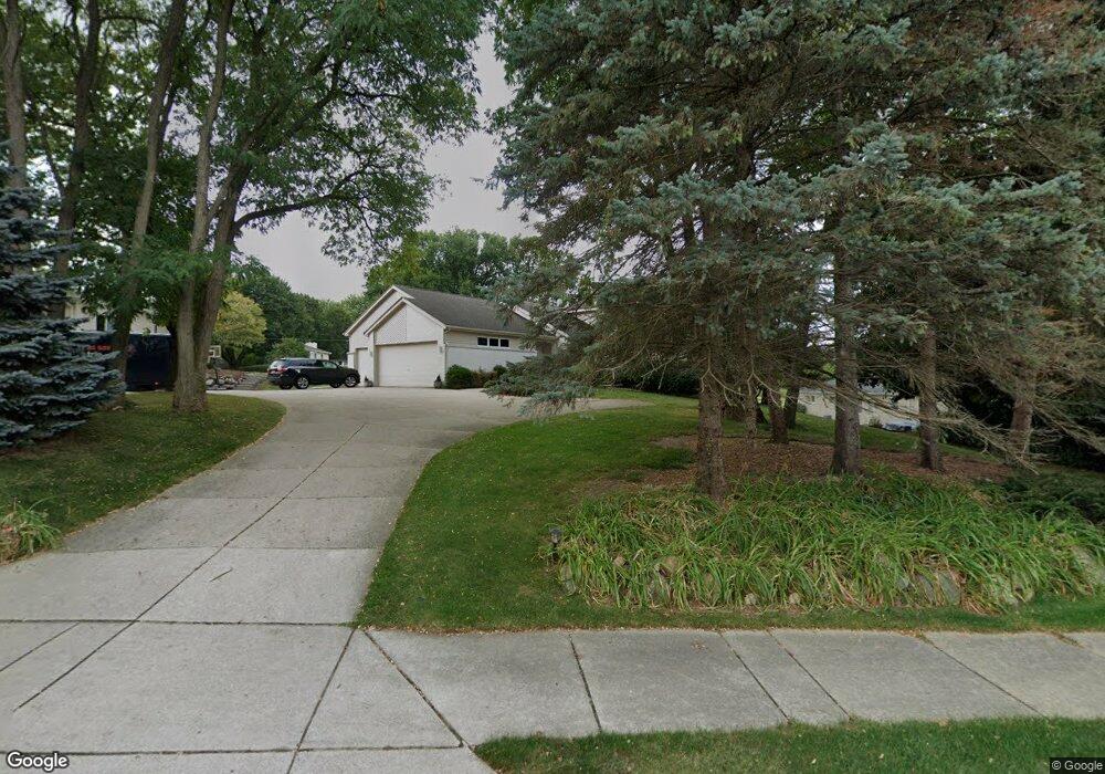 1415 W Square Lake Rd, Bloomfield Hills, MI 48302 - photo 1