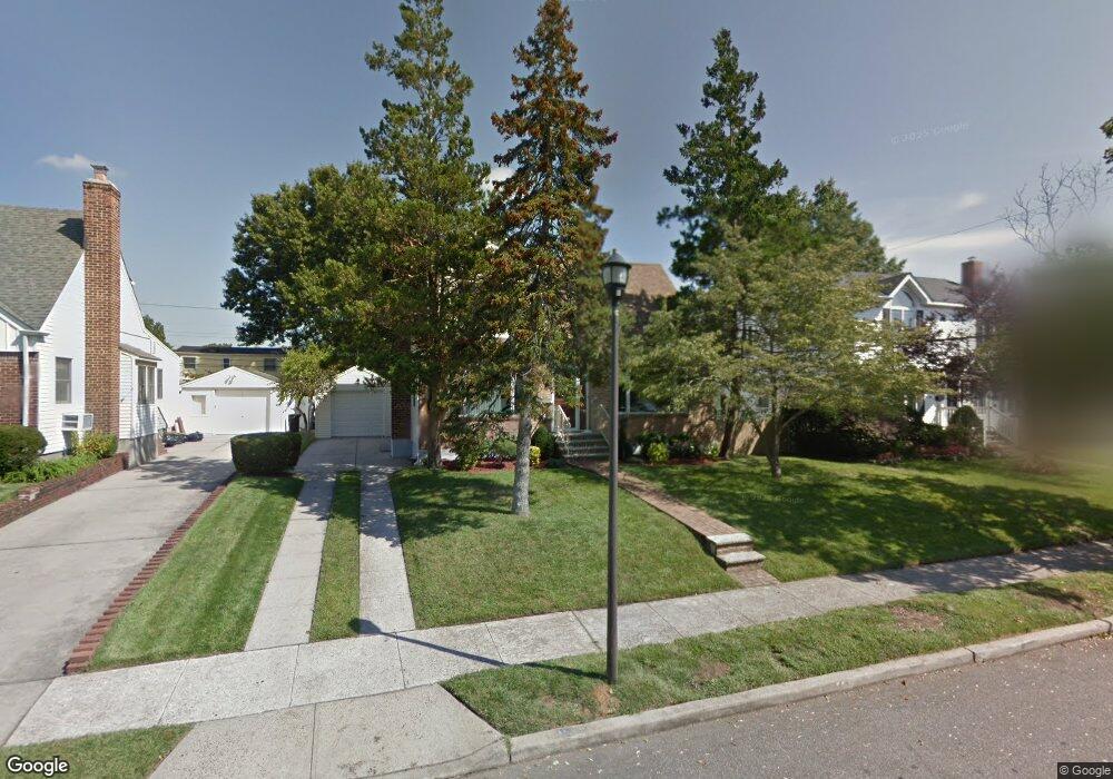 352 Sunny Ln, Franklin Square, NY 11010 - photo 1