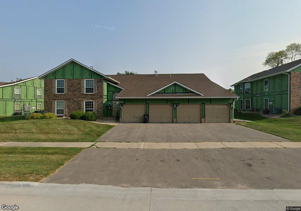 3812 Foxborough Terrace NE unit B, Cedar Rapids, IA 52402 - photo 1
