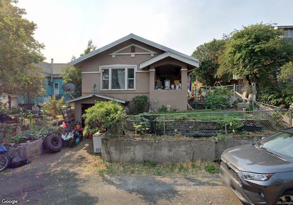916 E 9th St, the Dalles, OR 97058 - photo 1