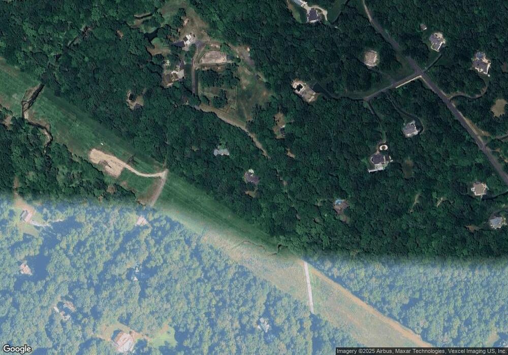 8340 Cathedral Forest Dr, Fairfax Station, VA 22039 - photo 1