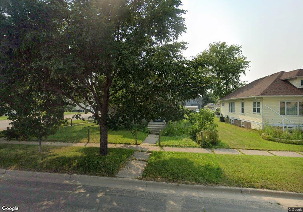 503 3rd Ave NE, Jamestown, ND 58401 - photo 1