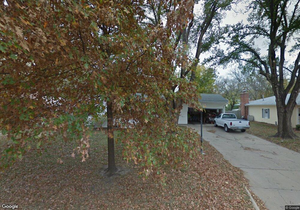 1340 SW Ward Pkwy, Topeka, KS 66604 - photo 1