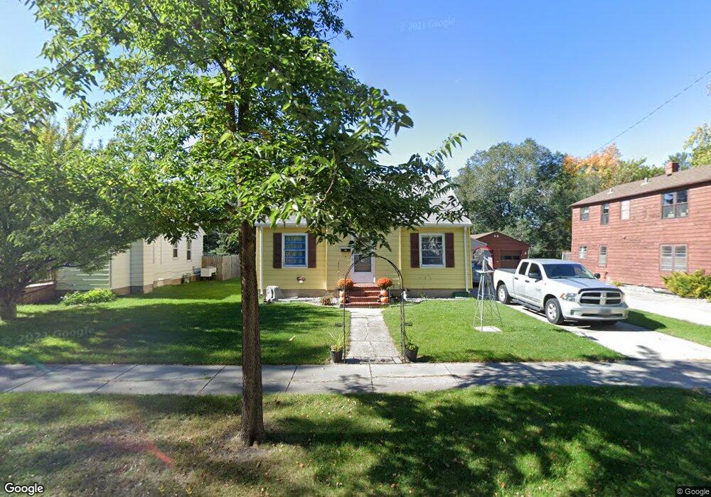1216 S 9th St, Grand Forks, ND 58201 - photo 1