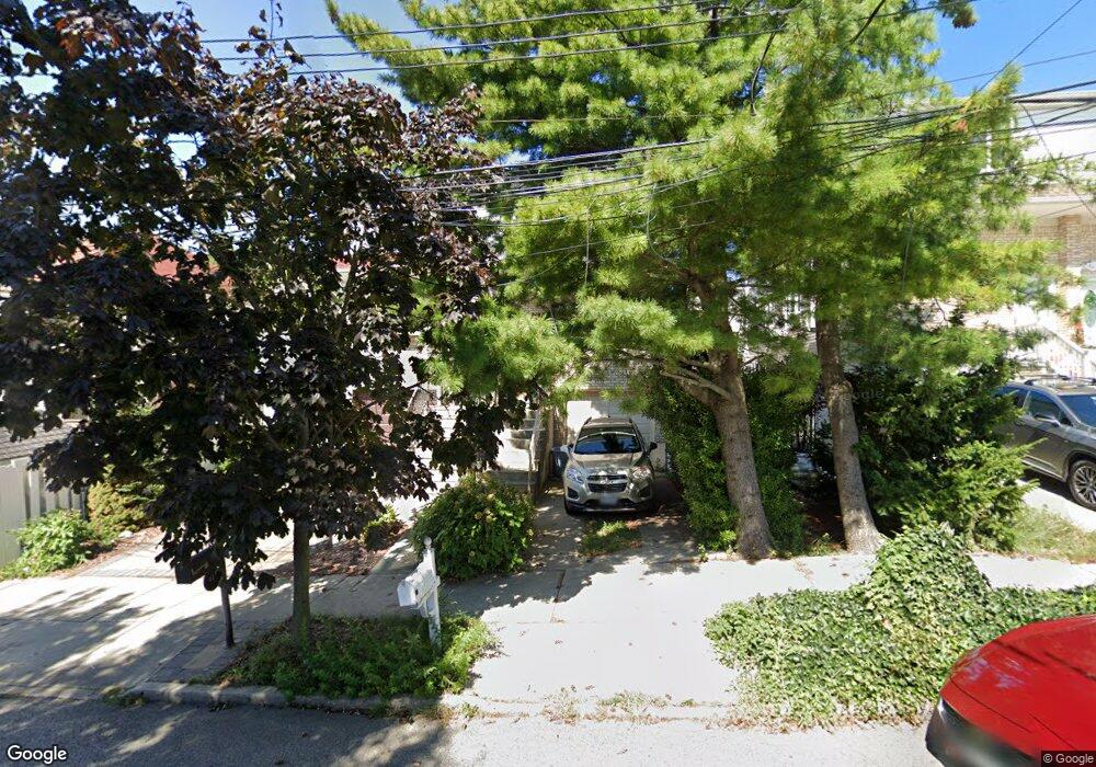 39 Pershing St, Staten Island, NY 10305 - photo 1