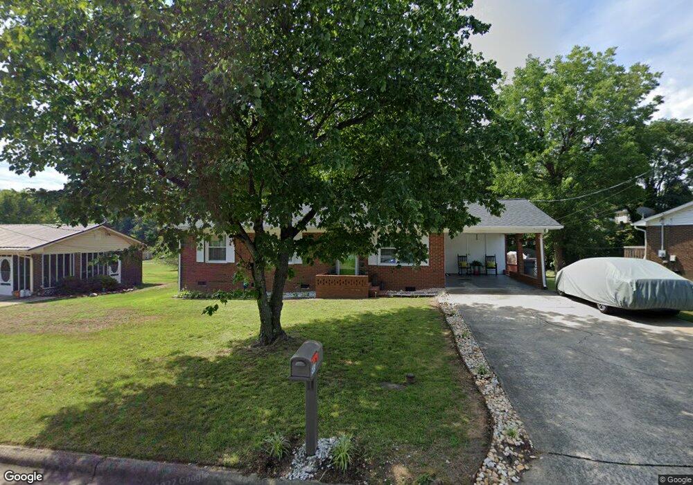 503 Staples St, Reidsville, NC 27320 - photo 1