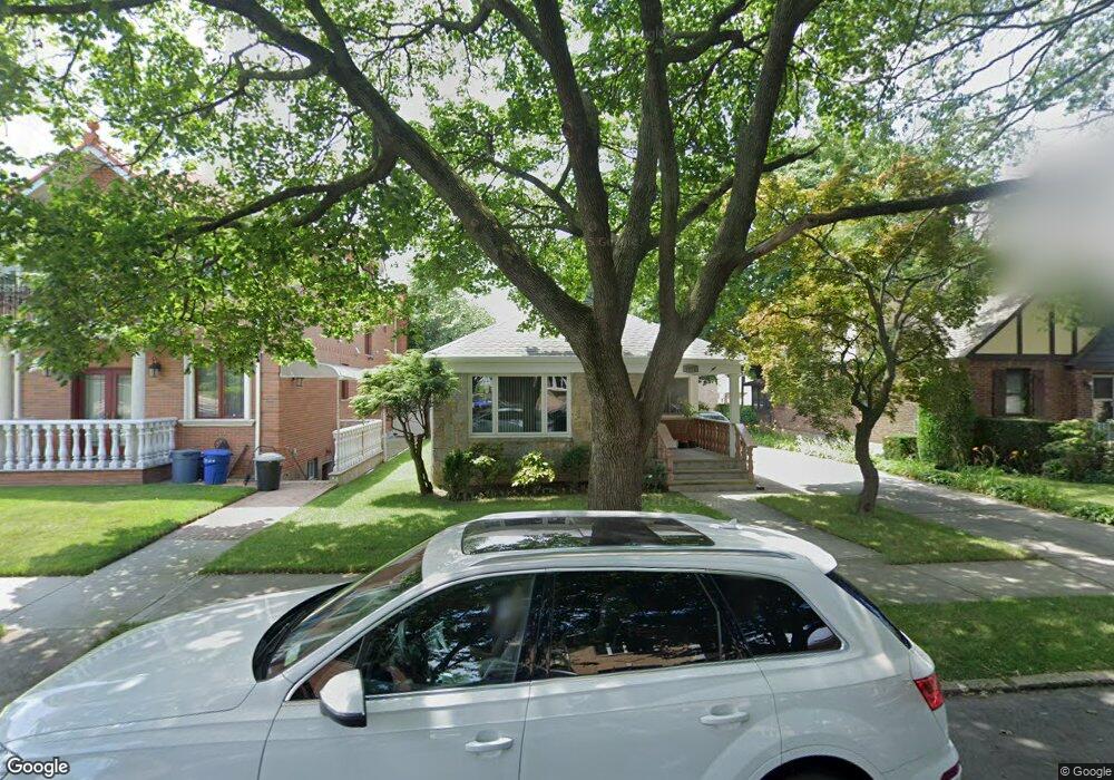 6972 185th St, Fresh Meadows, NY 11365 - photo 1