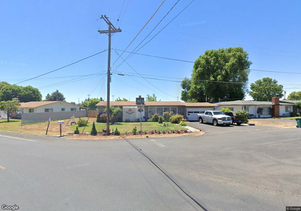 1902 Crest St, Klamath Falls, OR 97603 - photo 1