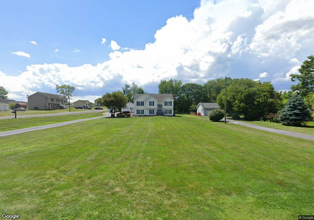 423 Willis Dr, Bunker Hill, WV 25413 - photo 1