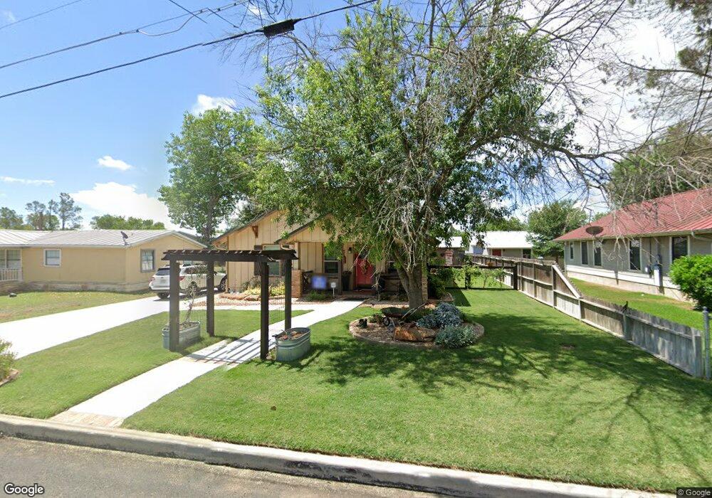609 Whitney St, Fredericksburg, TX 78624 - photo 1